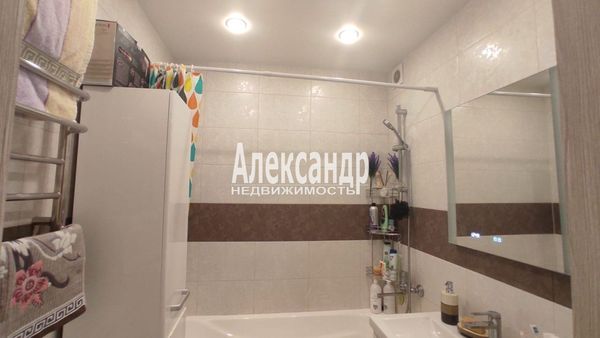 Продам двухкомнатную (2-комн.) квартиру, Загородная ул, 43к5, Колпино г