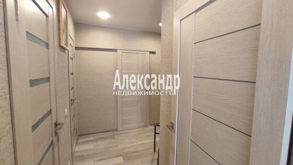 Продам двухкомнатную (2-комн.) квартиру, Загородная ул, 43к5, Колпино г