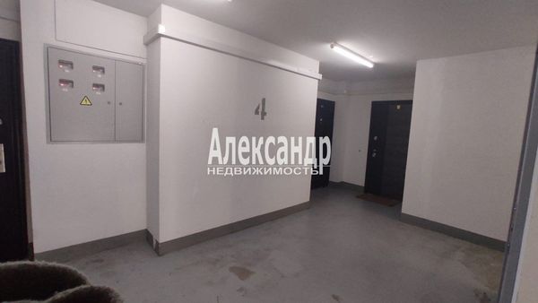 Продам двухкомнатную (2-комн.) квартиру, Загородная ул, 43к5, Колпино г