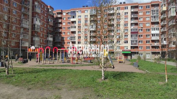 Продам двухкомнатную (2-комн.) квартиру, Загородная ул, 43к5, Колпино г