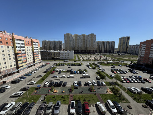 Продам двухкомнатную (2-комн.) квартиру, Братьев Кашириных ул, 131а, Челябинск г