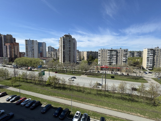 Продам двухкомнатную (2-комн.) квартиру, Братьев Кашириных ул, 131а, Челябинск г
