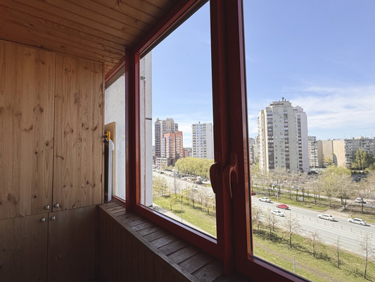 Продам двухкомнатную (2-комн.) квартиру, Братьев Кашириных ул, 131а, Челябинск г