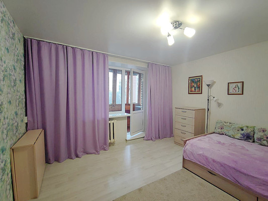Продам комнату в 17-комн. квартире, Нахимова ул, 1А, Санкт-Петербург г