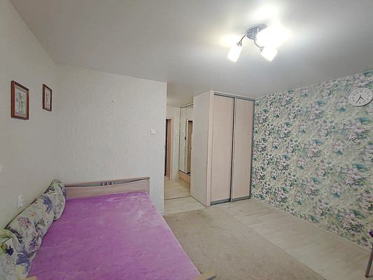Продам комнату в 17-комн. квартире, Нахимова ул, 1А, Санкт-Петербург г