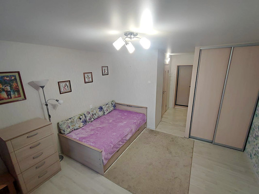 Продам комнату в 17-комн. квартире, Нахимова ул, 1А, Санкт-Петербург г