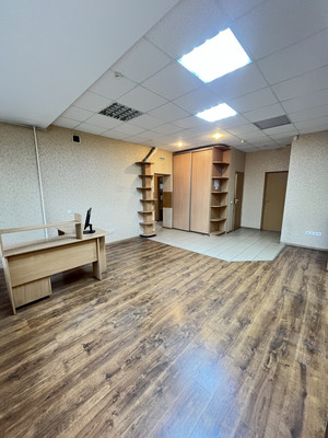 Продам торговое помещение 97,8 м2, Калужский пер, 12-206, Калининград г