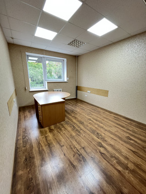 Продам торговое помещение 97,8 м2, Калужский пер, 12-206, Калининград г