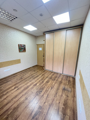Продам торговое помещение 97,8 м2, Калужский пер, 12-206, Калининград г
