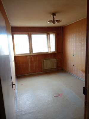 Продам трехкомнатную (3-комн.) квартиру, Тамбасова ул, 10, Санкт-Петербург г