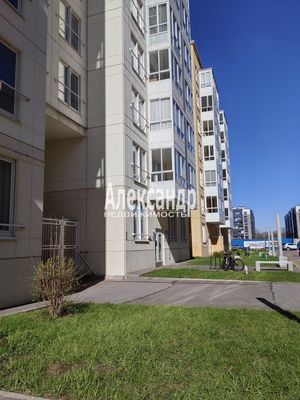 Продам трехкомнатную (3-комн.) квартиру, Суздальское ш, 22к4, Санкт-Петербург г