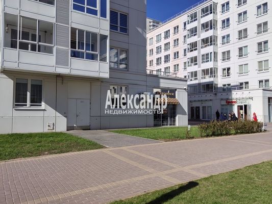 Продам трехкомнатную (3-комн.) квартиру, Суздальское ш, 22к4, Санкт-Петербург г