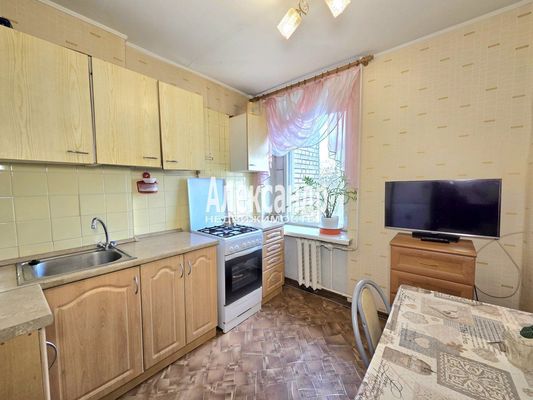 Продам двухкомнатную (2-комн.) квартиру, Дыбенко ул, 25к2, Санкт-Петербург г