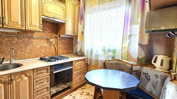 Продам двухкомнатную (2-комн.) квартиру, Милиционера Власова ул, 35, Пермь г