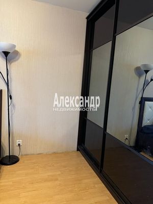 Продам двухкомнатную (2-комн.) квартиру, Коммуны ул, 30к1, Санкт-Петербург г