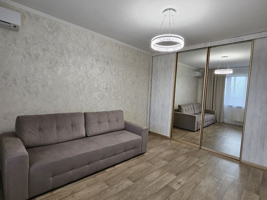 Продам однокомнатную (1-комн.) квартиру, Комиссара Габишева ул, 6, Казань г