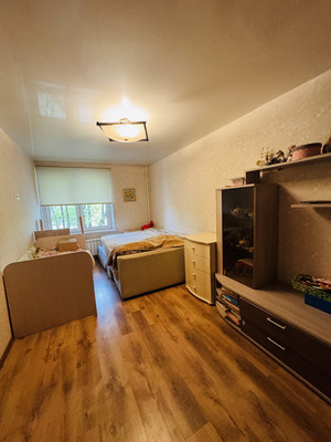 Продам трехкомнатную (3-комн.) квартиру, Липецкая ул, 20, Москва г