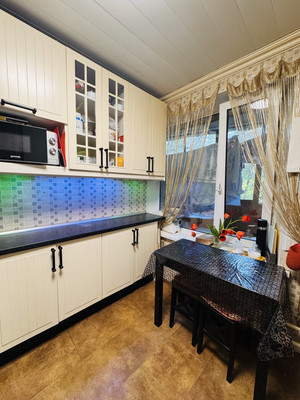 Продам трехкомнатную (3-комн.) квартиру, Липецкая ул, 20, Москва г
