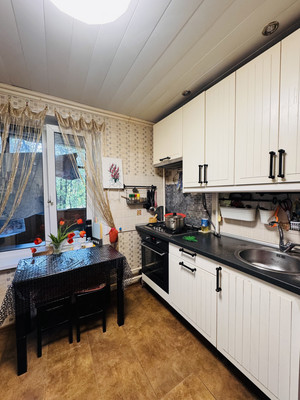 Продам трехкомнатную (3-комн.) квартиру, Липецкая ул, 20, Москва г