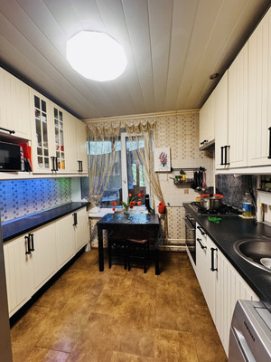 Продам трехкомнатную (3-комн.) квартиру, Липецкая ул, 20, Москва г