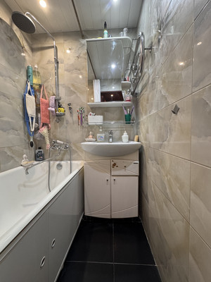 Продам трехкомнатную (3-комн.) квартиру, Липецкая ул, 20, Москва г