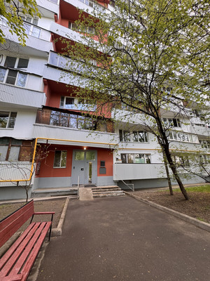 Продам трехкомнатную (3-комн.) квартиру, Липецкая ул, 20, Москва г