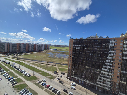 Продам однокомнатную (1-комн.) квартиру, Воронцовский б-р, 14к1, Мурино п