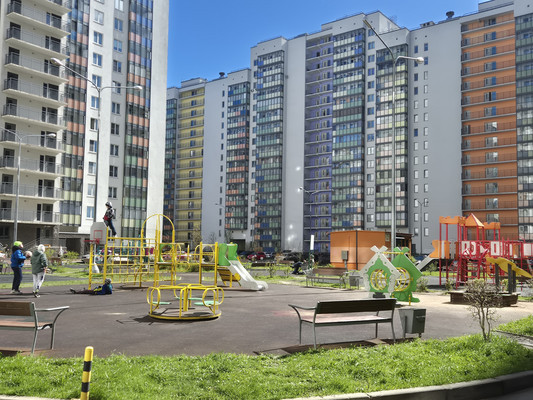 Продам однокомнатную (1-комн.) квартиру, Воронцовский б-р, 14к1, Мурино п