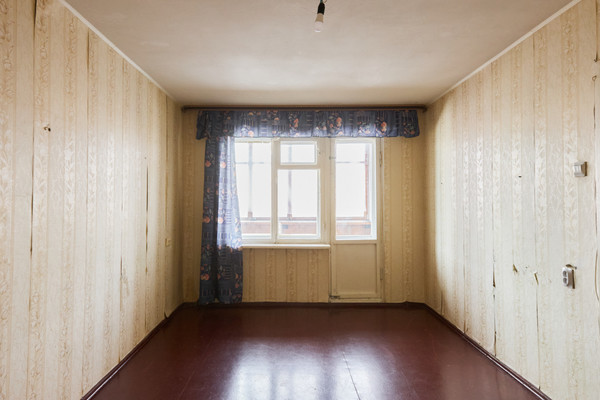 Продам двухкомнатную (2-комн.) квартиру, Героев-североморцев пр-кт, 11к2, Мурманск г