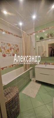 Продам трехкомнатную (3-комн.) квартиру, Гжатская ул, 22к4, Санкт-Петербург г