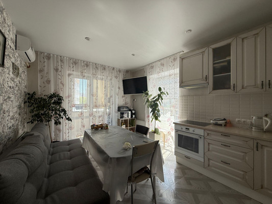 Продам трехкомнатную (3-комн.) квартиру, Еременко ул, 108к1, Ростов-на-Дону г