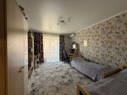 Продам трехкомнатную (3-комн.) квартиру, Еременко ул, 108к1, Ростов-на-Дону г