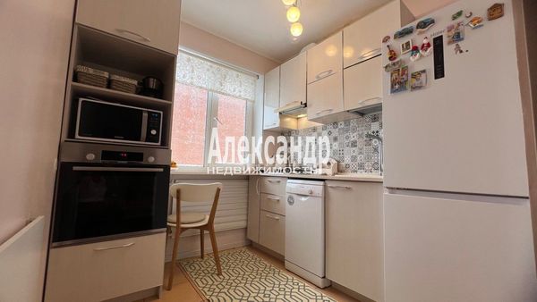 Продам двухкомнатную (2-комн.) квартиру, Портовое ш, 37, Выборг г