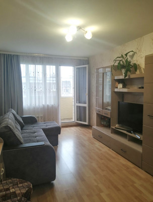 Продам трехкомнатную (3-комн.) квартиру, Декабриста Лунина ул, 1, Выборг г
