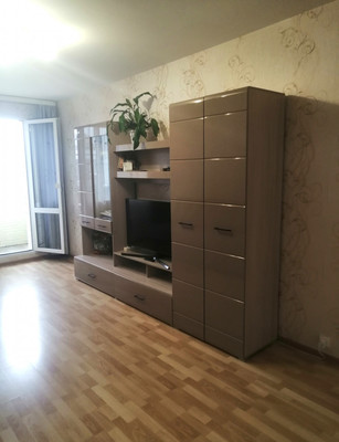 Продам трехкомнатную (3-комн.) квартиру, Декабриста Лунина ул, 1, Выборг г