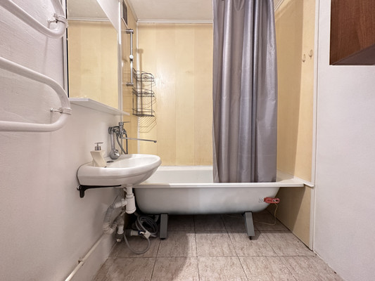 Продам однокомнатную (1-комн.) квартиру, Космонавтов пр-кт, 65к9, Санкт-Петербург г