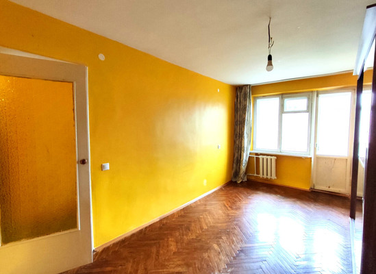 Продам трехкомнатную (3-комн.) квартиру, Беляева ул, 12, Апшеронск г