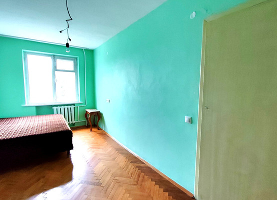 Продам трехкомнатную (3-комн.) квартиру, Беляева ул, 12, Апшеронск г