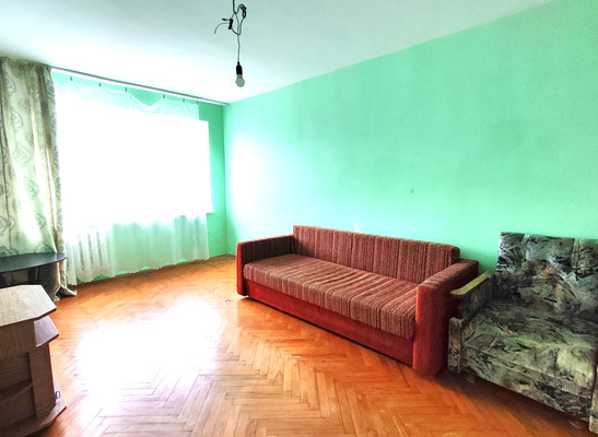 Продам трехкомнатную (3-комн.) квартиру, Беляева ул, 12, Апшеронск г