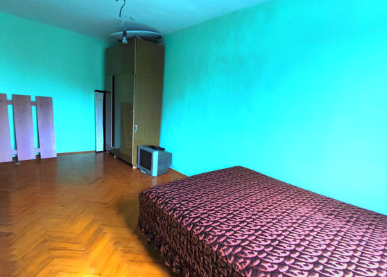 Продам трехкомнатную (3-комн.) квартиру, Беляева ул, 12, Апшеронск г
