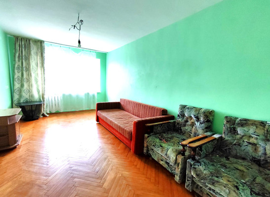 Продам трехкомнатную (3-комн.) квартиру, Беляева ул, 12, Апшеронск г