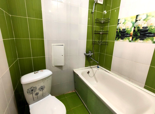 Продам трехкомнатную (3-комн.) квартиру, Беляева ул, 12, Апшеронск г