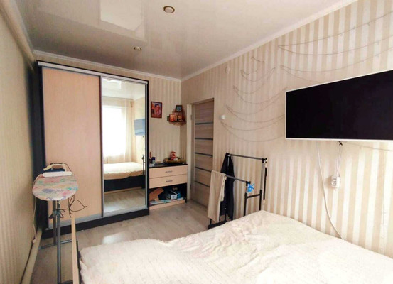 Продам трехкомнатную (3-комн.) квартиру, Луначарского ул, 8, Апшеронск г