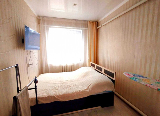 Продам трехкомнатную (3-комн.) квартиру, Луначарского ул, 8, Апшеронск г
