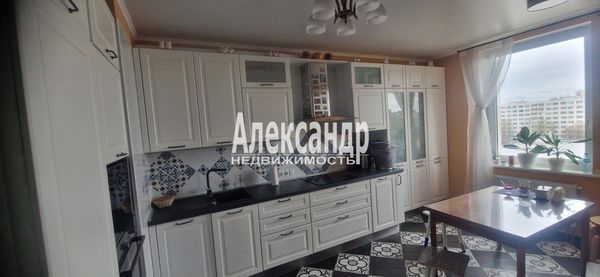 Продам трехкомнатную (3-комн.) квартиру, Гжатская ул, 22к4, Санкт-Петербург г