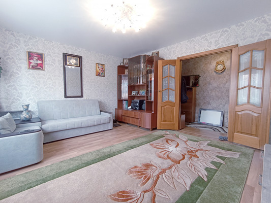 Продам трехкомнатную (3-комн.) квартиру, Д мкр, 14, Новомичуринск г
