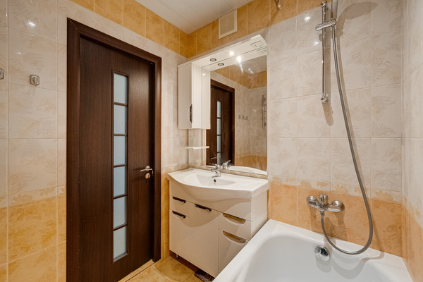 Продам двухкомнатную (2-комн.) квартиру, Маршала Баграмяна ул, 2, Москва г
