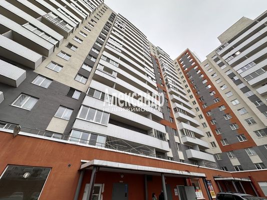 Продам однокомнатную (1-комн.) квартиру, Тихоокеанская ул, 1к1, Парголово п