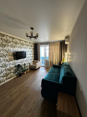 Продам двухкомнатную (2-комн.) квартиру, Бела Куна ул, 19, Симферополь г