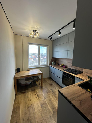 Продам двухкомнатную (2-комн.) квартиру, Бела Куна ул, 19, Симферополь г